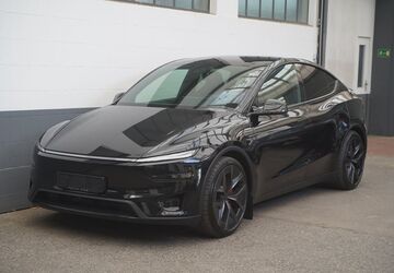 Tesla Model Y 7.865 km 60.950 &euro; Mönchengladbach 41236