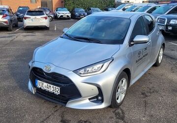 Toyota Yaris 5.000 km 22.880 &euro; Viersen 41748