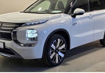 Mitsubishi Plug-in Hybrid Outlander 4.698 km 43.480 &euro; Mönchengladbach 41061
