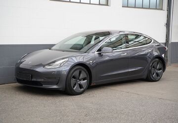 Tesla Model 3 158.516 km 18.250 &euro; Mönchengladbach 41236