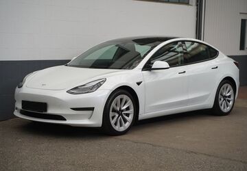 Tesla Model 3 25.705 km 28.950 &euro; Mönchengladbach 41236
