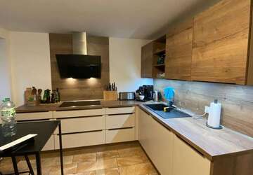 Wohnung Mönchengladbach - 4 Zimmer, 125 m&sup2;, 1.250&euro; | Angebot:27463060