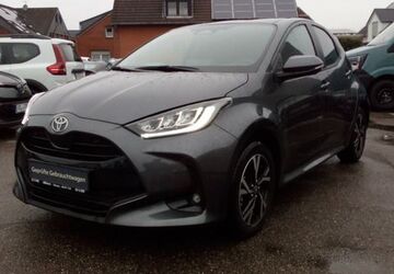 Toyota Yaris 9.999 km 21.880 &euro; Viersen 41748